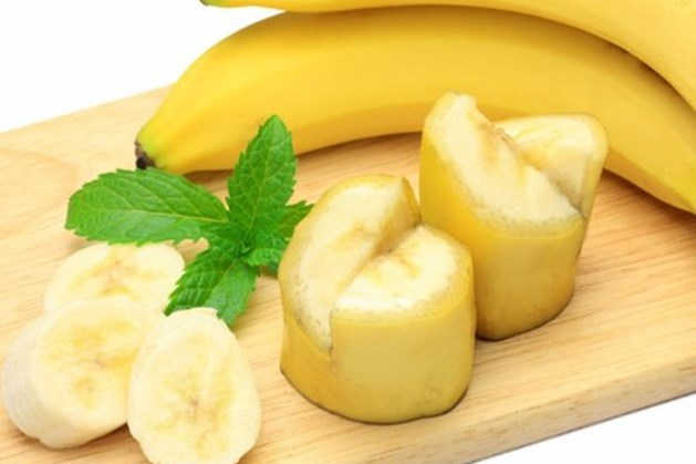 5 CÁCH CHỮA XUẤT TINH SỚM BẰNG CHUỐI AI CŨNG LÀM ĐƯỢC 3 ăn chuối giảm đau bụng kinh