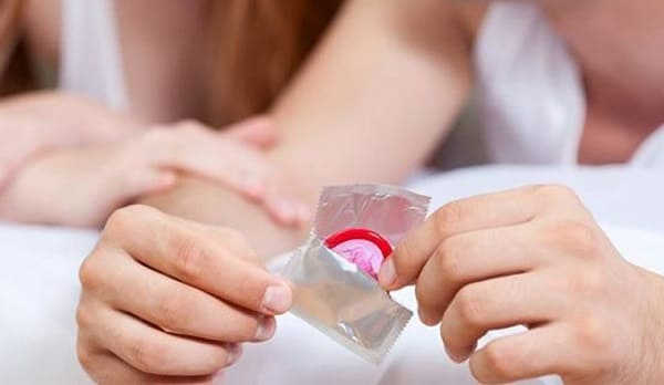 dùng bao cao su để tránh thai an toàn