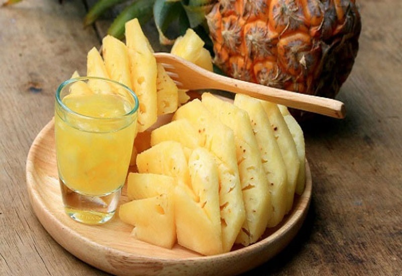 BÀ BẦU CÓ ĂN ĐƯỢC DỨA KHÔNG? RỦI RO KHI ĂN QUÁ NHIỀU DỨA 2 Bà bầu có được ăn dứa không?