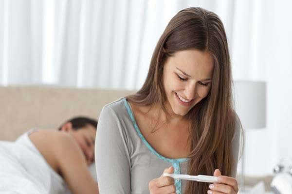 Cách dùng que thử thai tại nhà