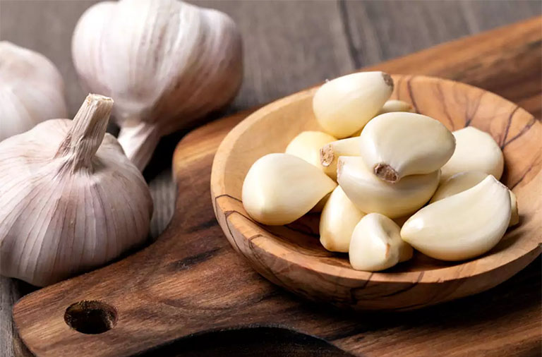 VIÊM PHỤ KHOA NÊN ĂN GÌ - KIÊNG GÌ ĐỂ ĐIỀU TRỊ HIỆU QUẢ 1 Viêm phụ khoa nên ăn tỏi