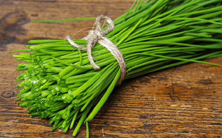 Chữa xuất tinh sớm bằng lá hẹ