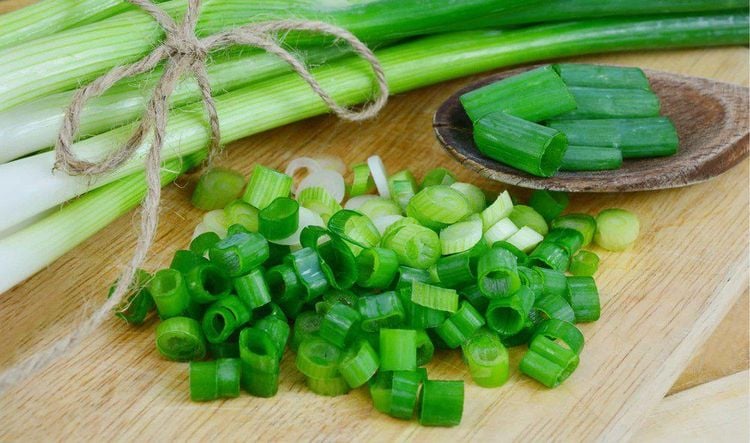 10+ TÁC DỤNG CỦA HÀNH LÁ VỚI ĐÀN ÔNG 2 Hành lá giúp tăng cường hệ miễn dịch