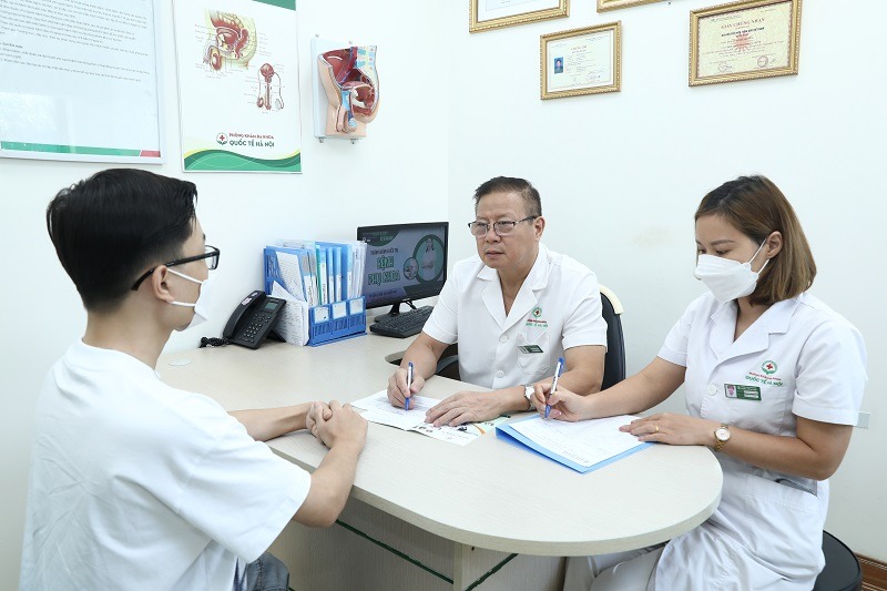 Bằng khen, giấy khen, huân huy chương của phòng khám