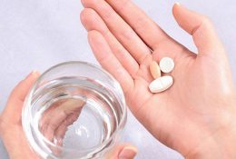 uong-thuoc-pha-thai-bao-lau-thi-ra-tui-thai